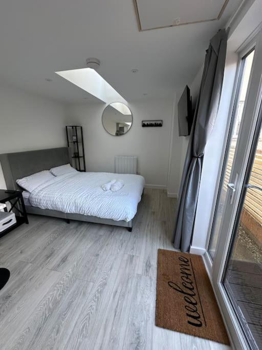 Whitsun Studio - Brand New Listing! Bristol Eksteriør billede